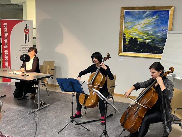 Skorpil mit Musikerinnen